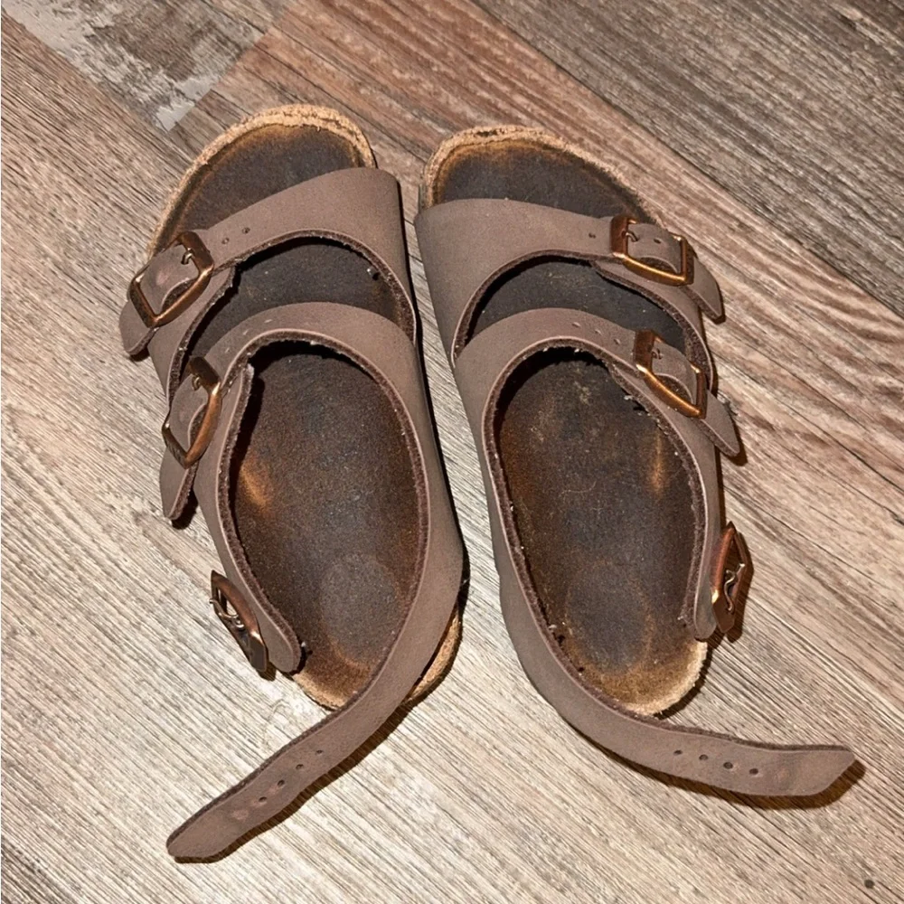Brown Kids Sandals PLAY - Picture 1 of 3